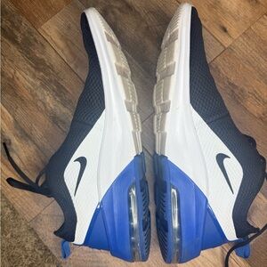 Nike Air Max Motion 2 Sneakers